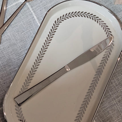 Silver Laurel Wreath Border Dinner Set