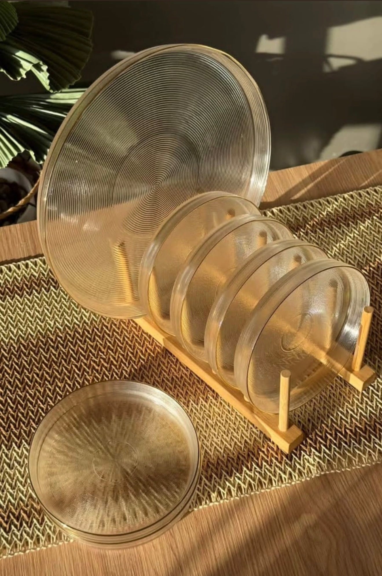 Elegant Glass Serving Plate Set with Wooden Stand – 6 Pieces