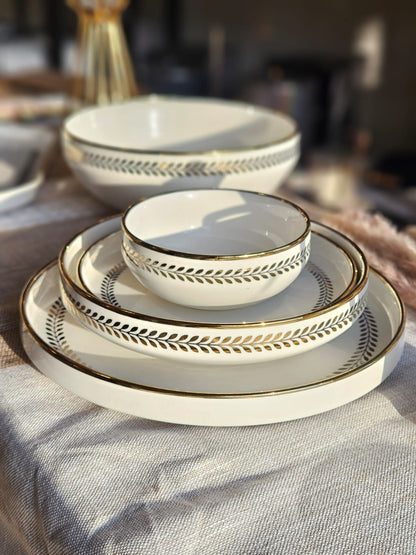 Gold Laurel Wreath Border Dinner Set