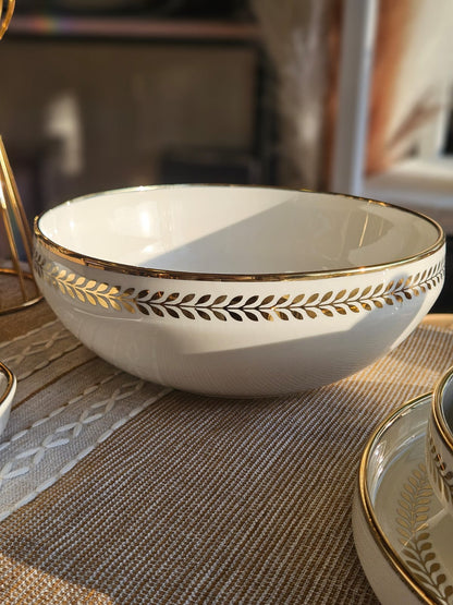 Gold Laurel Wreath Border Dinner Set