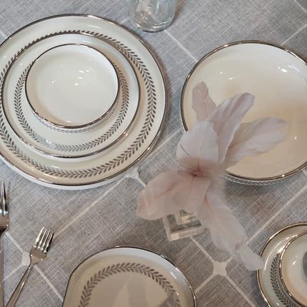 Silver Laurel Wreath Border Dinner Set