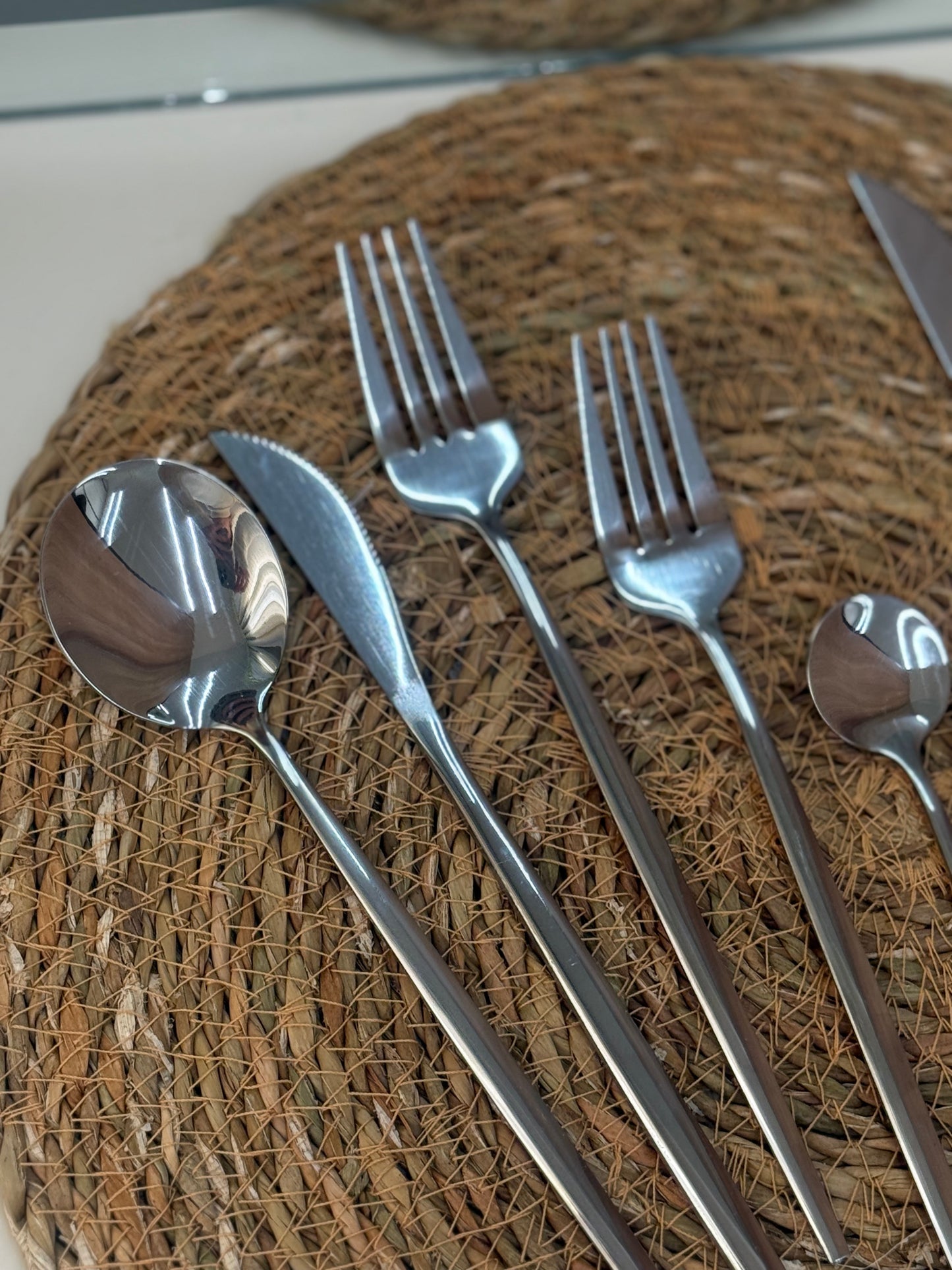 48pcs Stainless Steel Cutlery Set