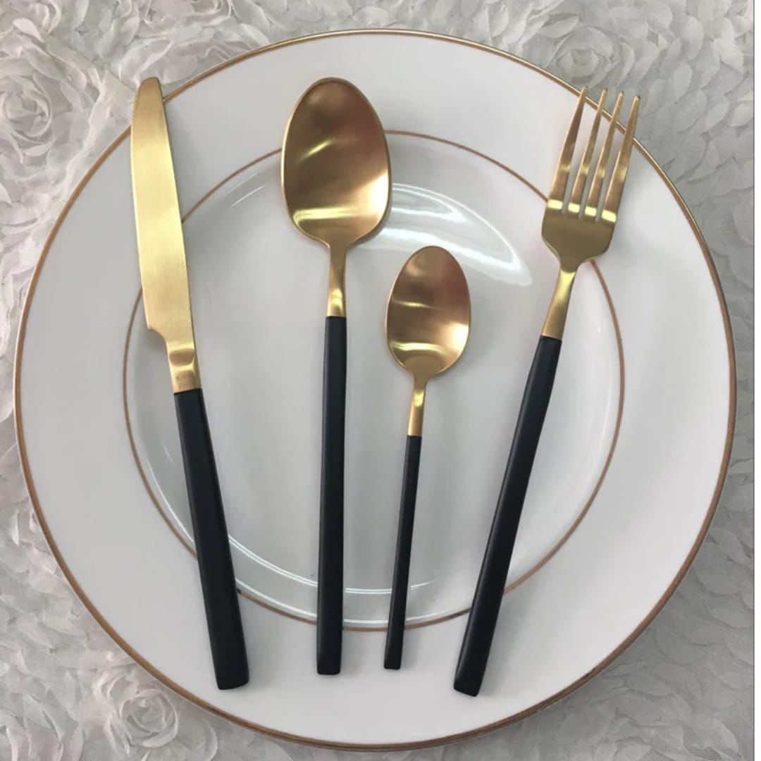 Elegant stainless steel cutlery set